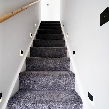 New 2 Bed Comfort - Functional - Secure - Private Κάρντιφ Εξωτερικό φωτογραφία