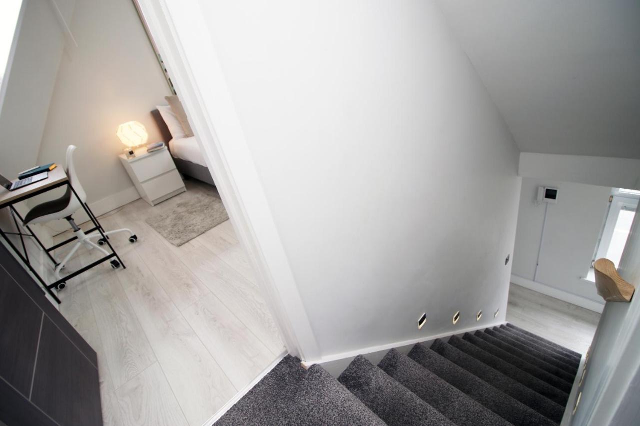 New 2 Bed Comfort - Functional - Secure - Private Κάρντιφ Εξωτερικό φωτογραφία